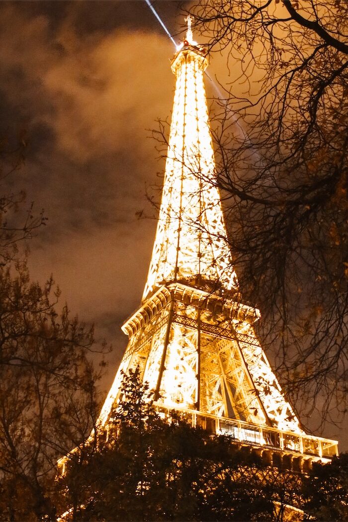 Paris in Autumn: Romantic Charm and Ephemeral Splendor