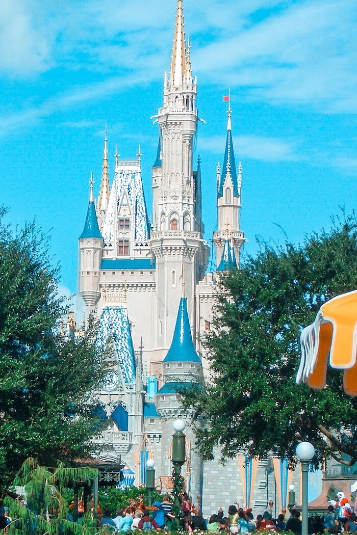 How to Pay for Your Disney Vacation Without Breaking the Bank–Magical Money-Saving Tricks