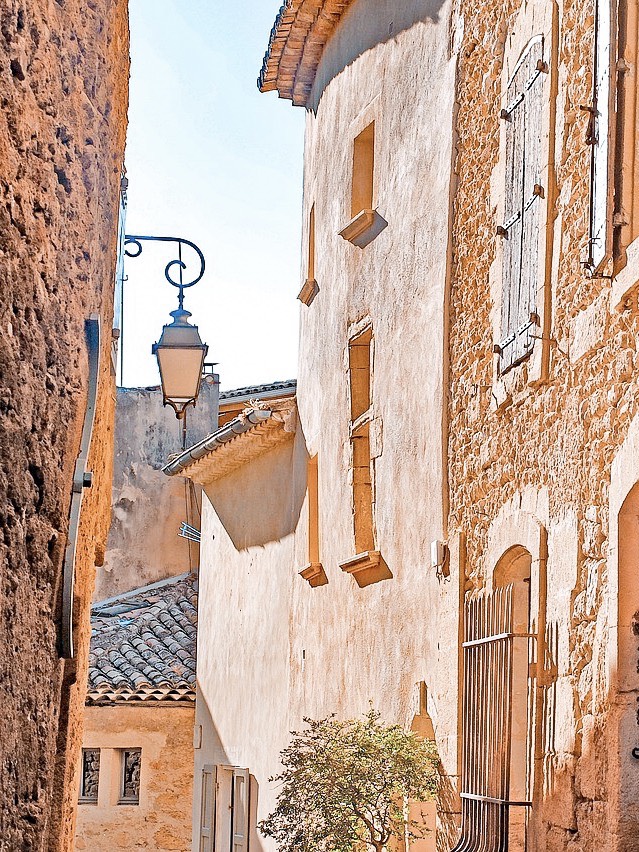 Violès: Things to Do in This Quaint French Village