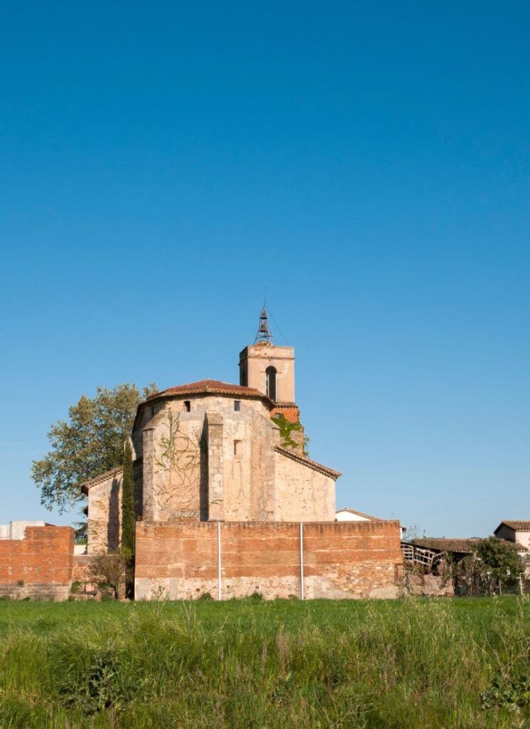 small towns near Barcelona that are cheap to visit