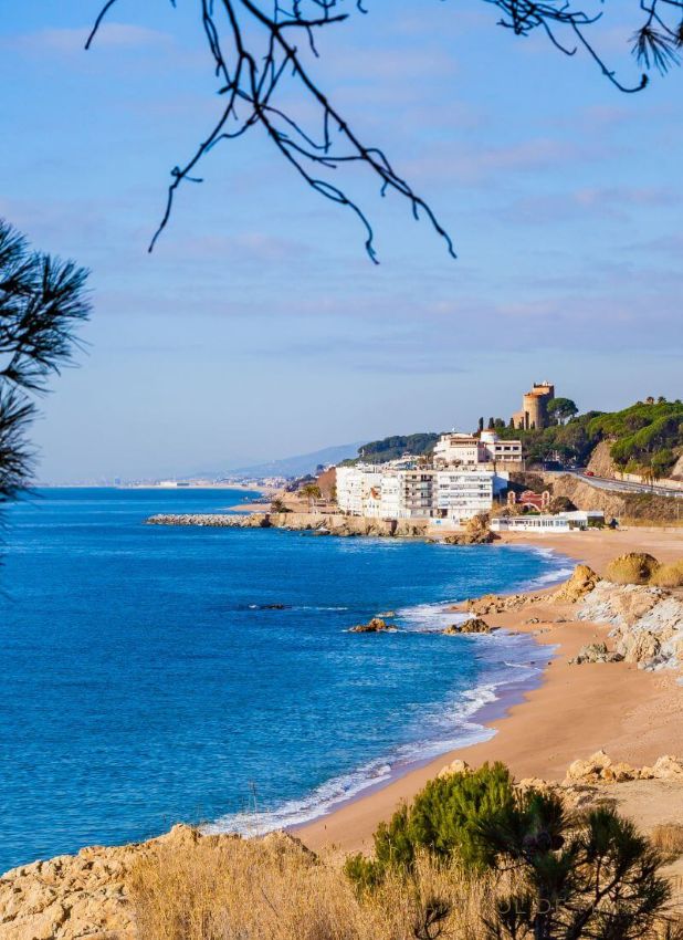 small towns near Barcelona that are cheap to visit